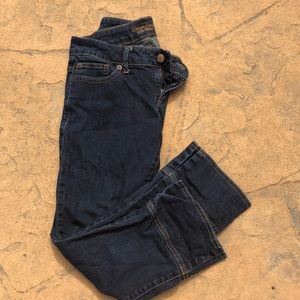 Vera Wang size 2 cropped jeans